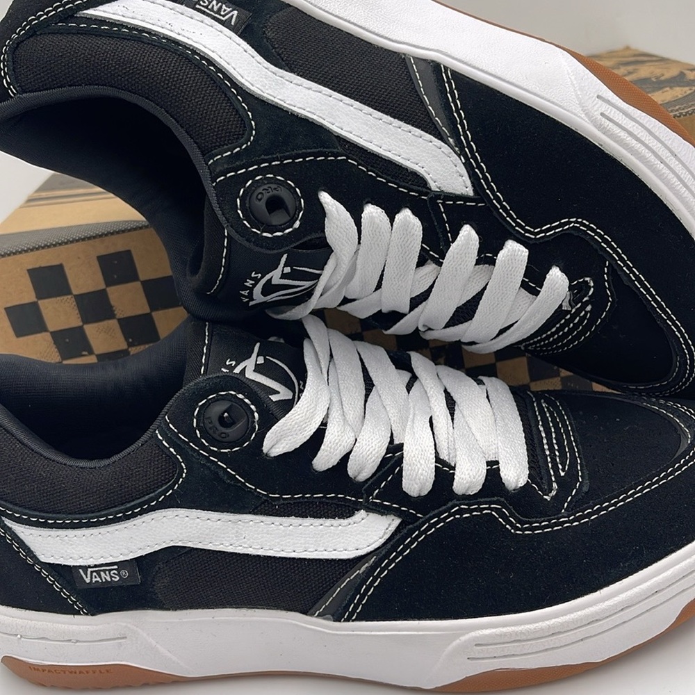 Vans Men’s Rowan 2 Black/White
VN0A2Z3IBA2 Sneakers - Picture 16 of 16